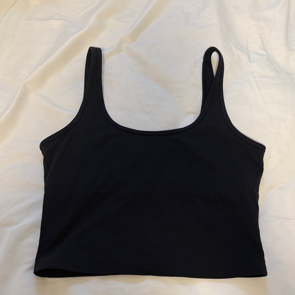 Aritzia TNA Action Tank (L)